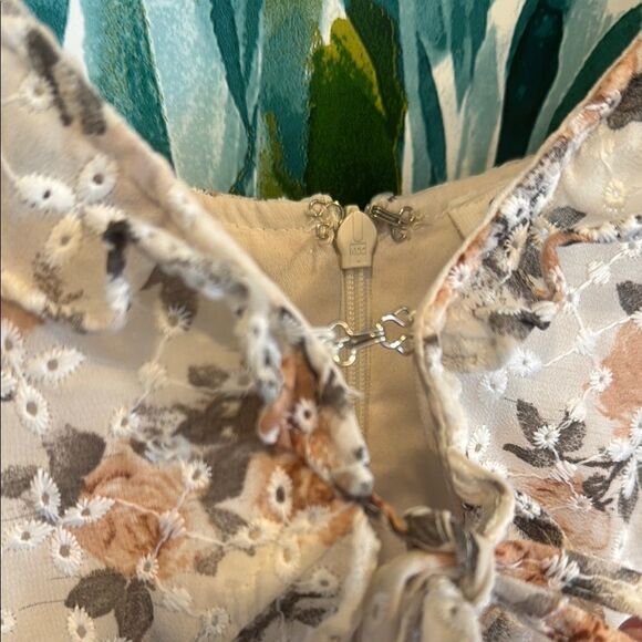 Storia Elegant Cream Floral Tiered Dress - Picture 5 of 7